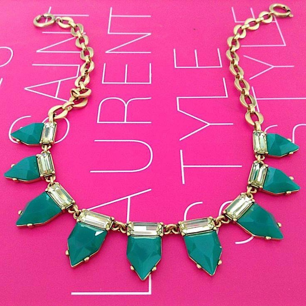 New Stella & Dot Eye Candy necklace in emerald - used for display w/original box